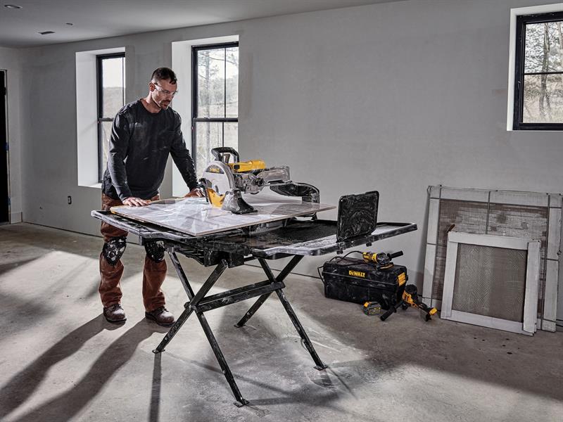 DEWALT D36000 Wet Tile Saw