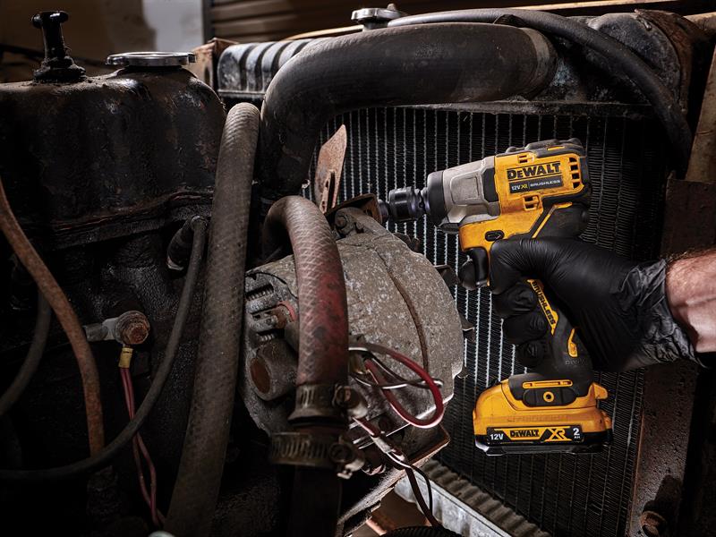 DEWALT DCF902D2 XR Brushless Sub-Compact 3/8in Impact Wrench 12V 2 x 2.0Ah Li-ion