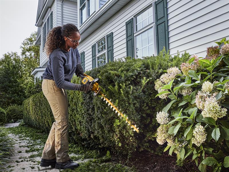 DEWALT DCMHT573 XR FlexVolt Hedge Trimmer