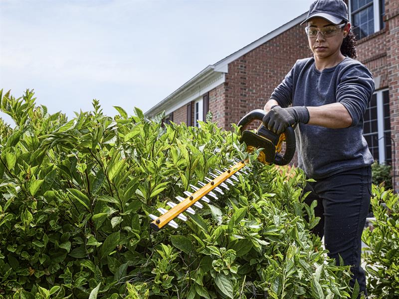 DEWALT DCMHT573 XR FlexVolt Hedge Trimmer