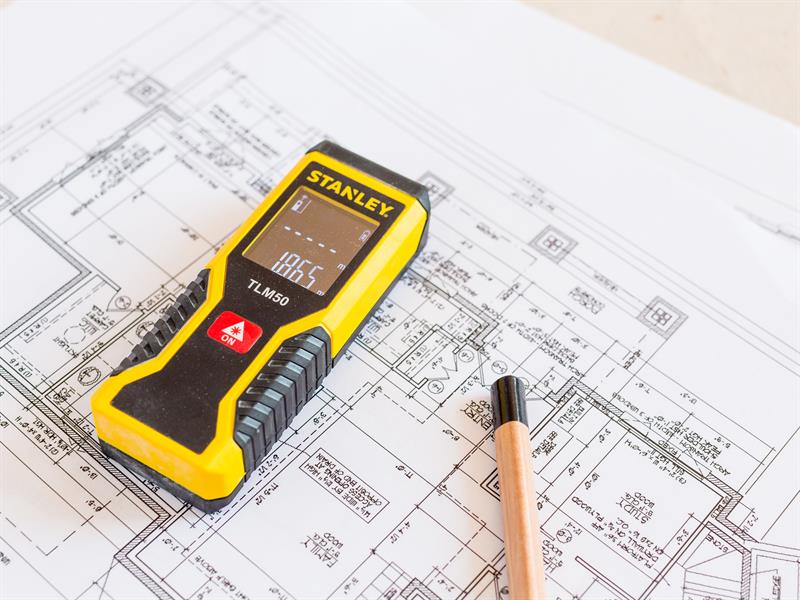 STANLEY® Intelli Tools TLM 50 Laser Measurer 15m