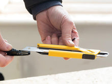 Load image into Gallery viewer, STANLEY® Self-Locking Snap-Off Knife 18mm